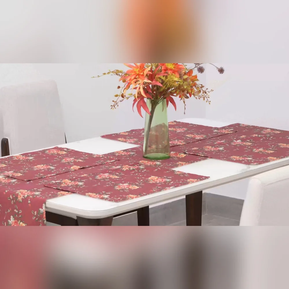 Flowery Tablecloth & 4 Placemats